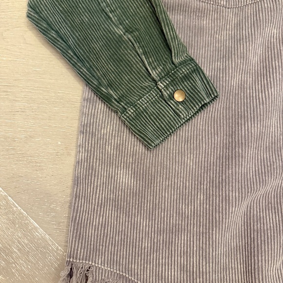 Green and Gray Utility Jacket with Durable Design Colorblock 90’s Distressed - Picture 4 of 11